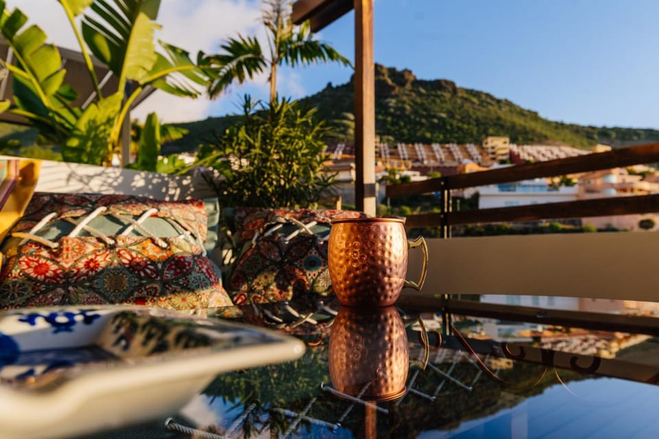 Balcony/Terrace, Drinks, Alcoholic drinks