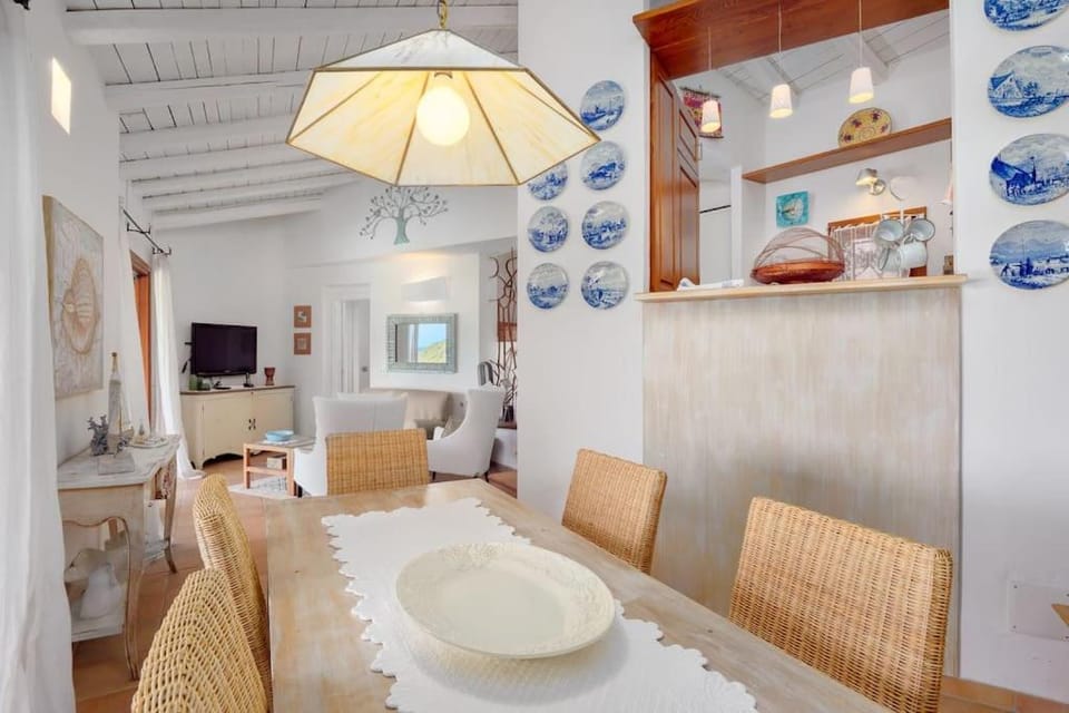 TV and multimedia, Living room, Dining area