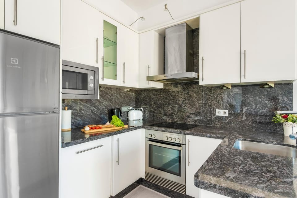 Coffee/tea facilities, Kitchen or kitchenette, minibar, pet friendly, stove, toaster