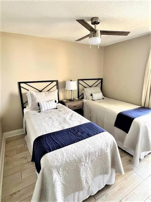 Bed, Photo of the whole room, Bedroom, fireplace