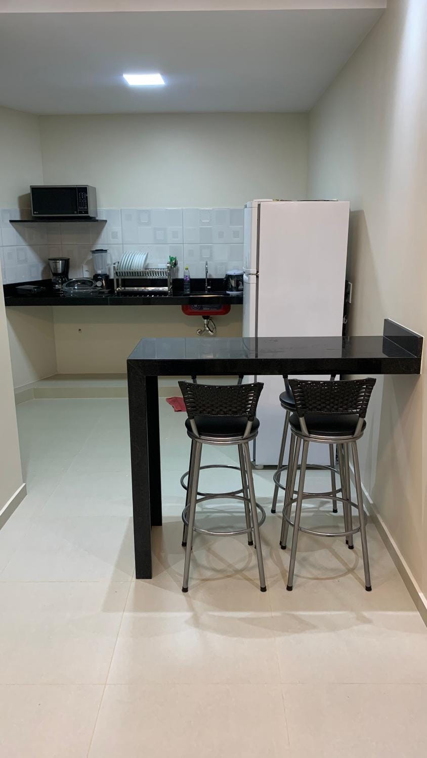 Kitchen or kitchenette, Dining area, minibar