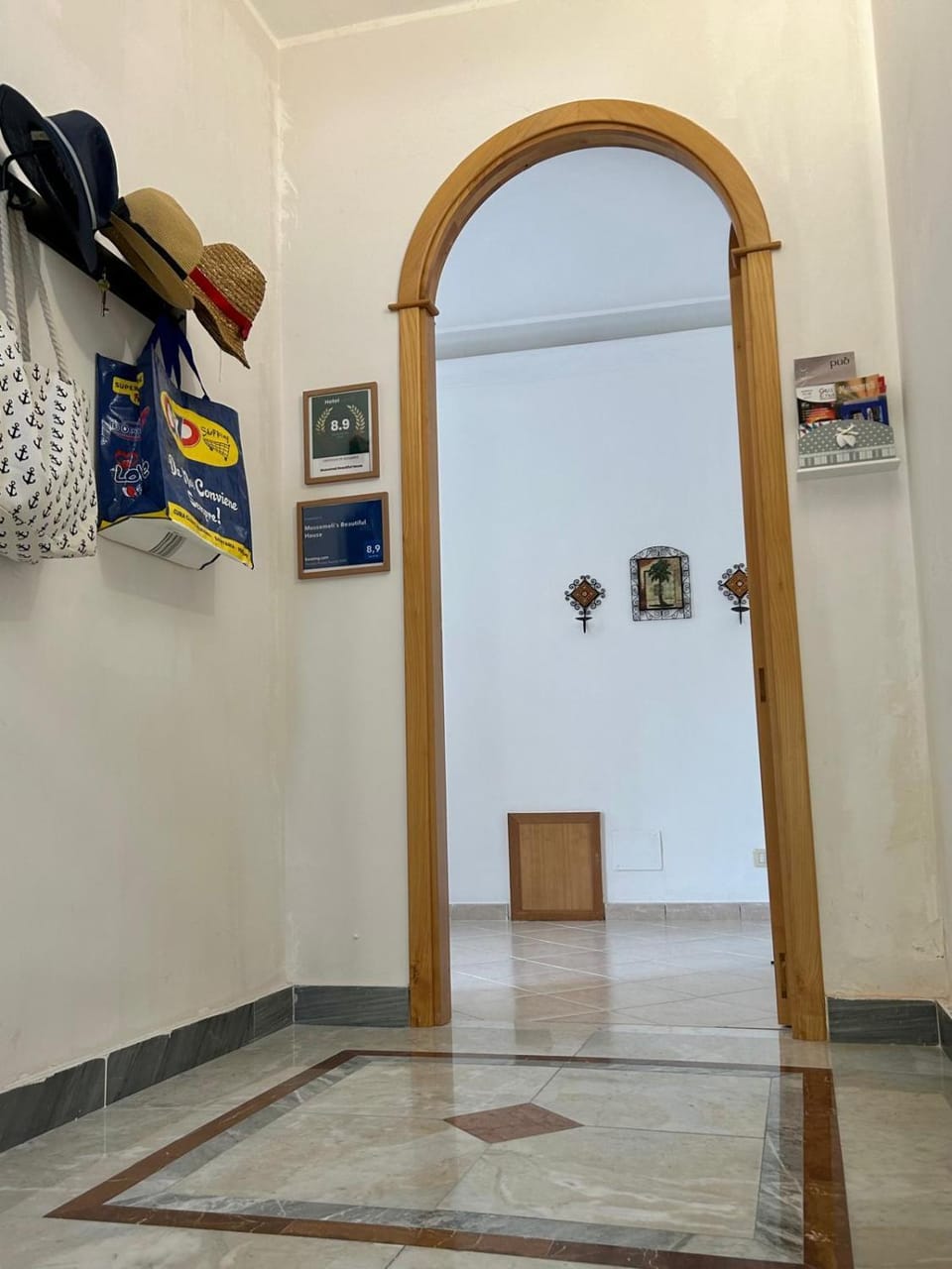 Facade/entrance