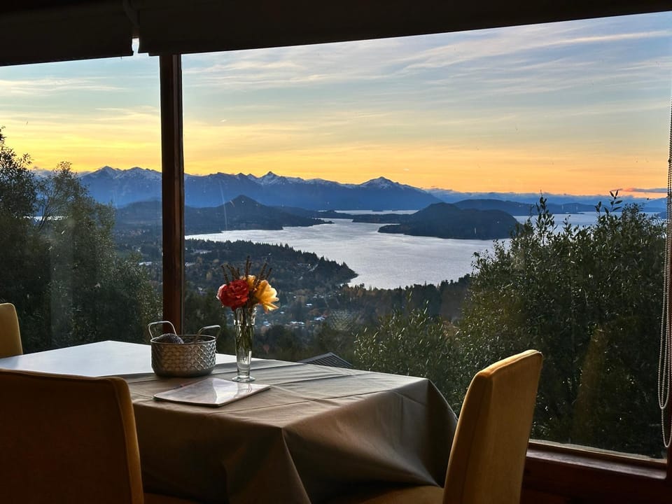 Cabaña de montaña en Cerro Otto con increible Vista al Lago House in San Carlos Bariloche