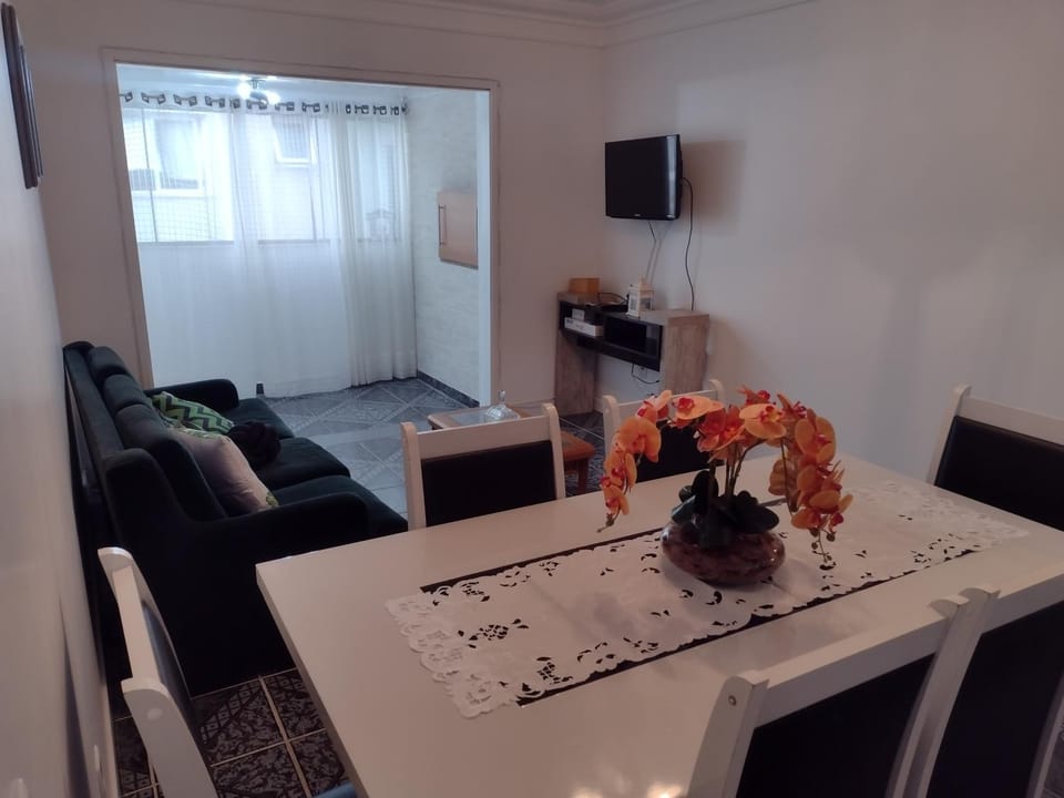 Communal lounge/ TV room, TV and multimedia, Living room, Seating area, Dining area, Evening entertainment