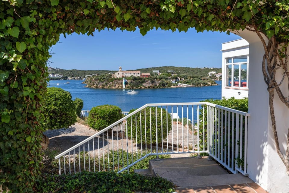 Garden view, Sea view