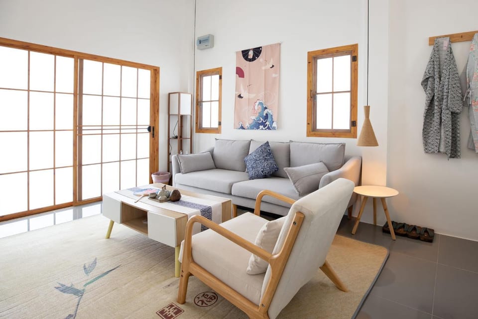 Living room, Seating area