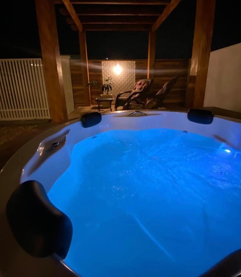 Hot Tub, Hot Tub