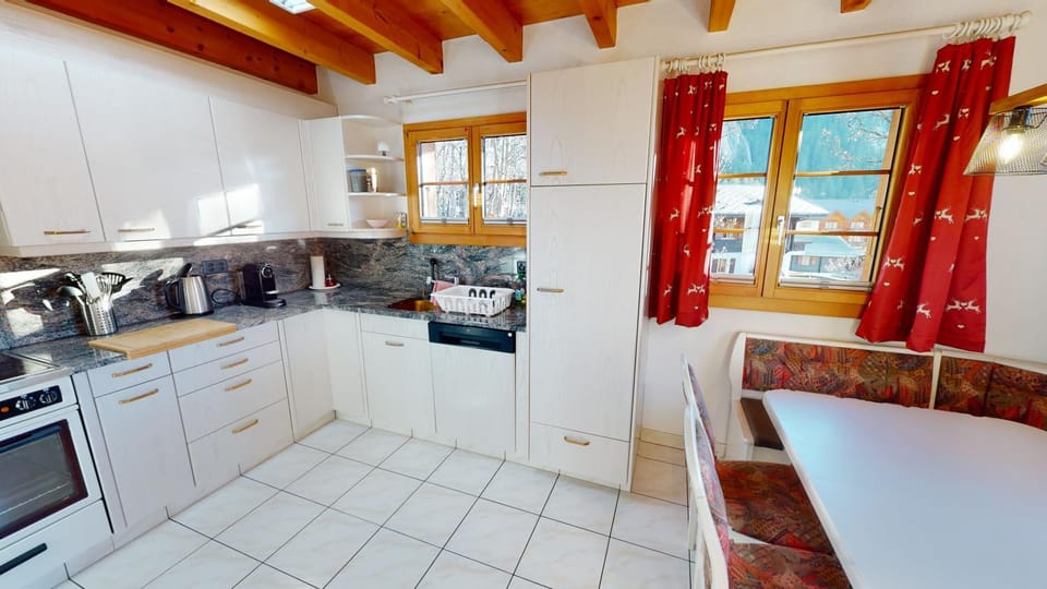 Dining area, dishwasher, kitchen