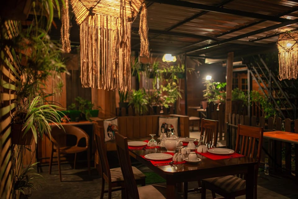 Property building, Restaurant/places to eat, Coffee/tea facilities
