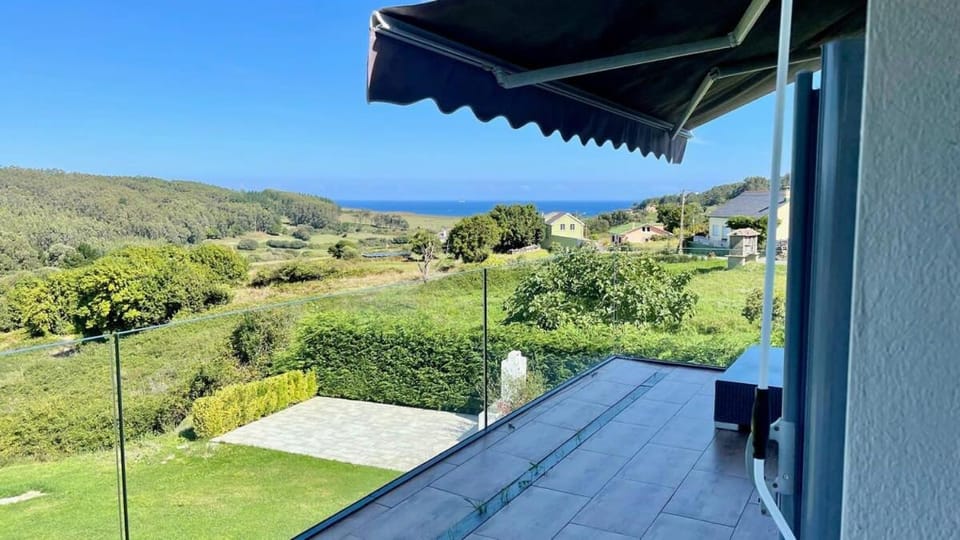 The Cliffs - Celtigos Blue Marine House in Galicia