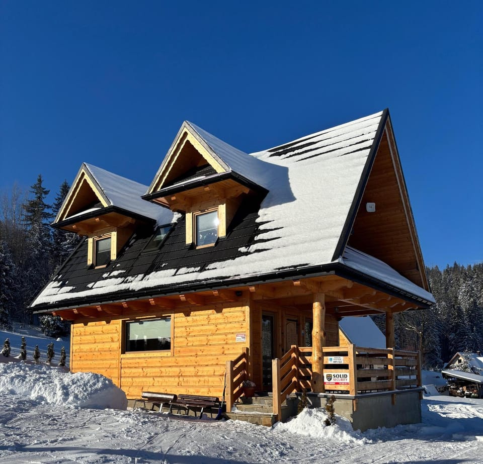 Property building, Natural landscape, Winter