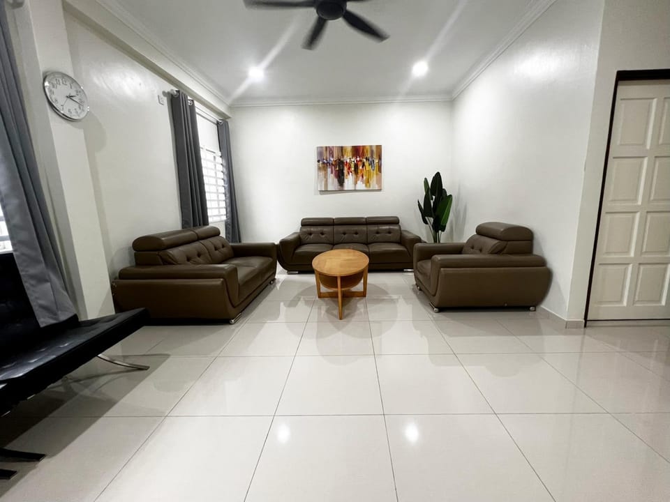 Living room, Seating area, fireplace