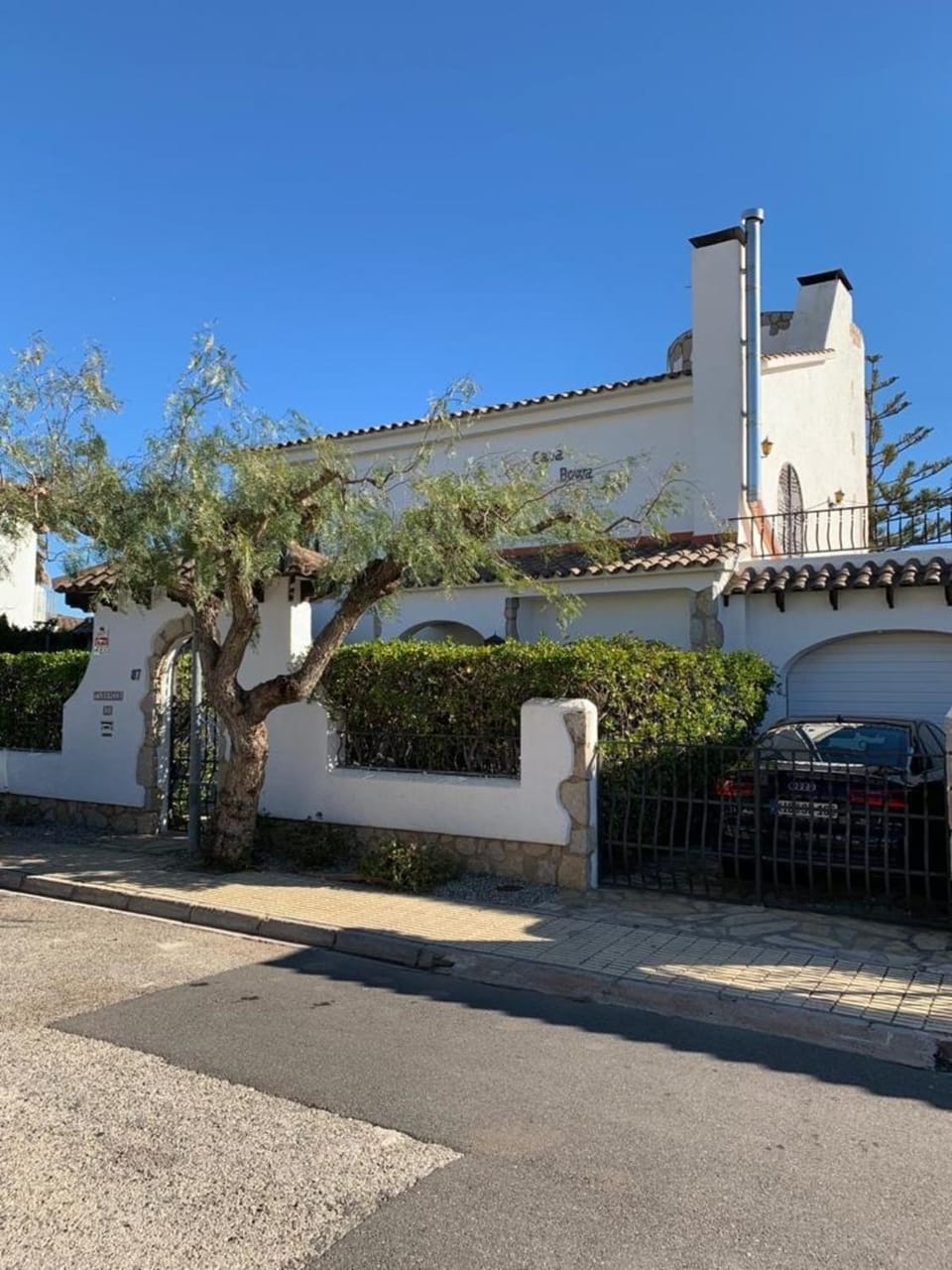 Casa Bowa House in Miami Platja