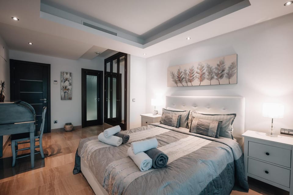 Luxury 2 bedrooms, Private Heated Pool - EHHouse Apartment in Costa del Sol