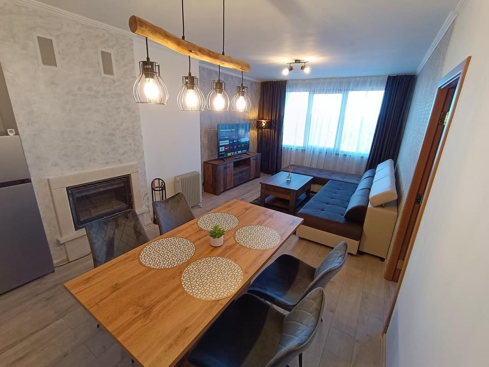 TV and multimedia, Living room, Dining area