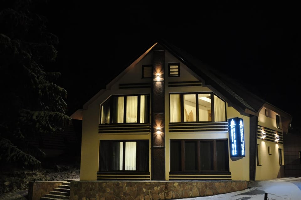 Garnet Star Apartments, Kopaonik, apartman broj 4 Apartment in Serbia