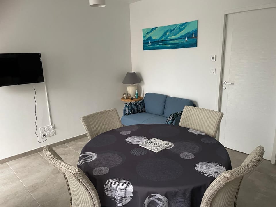 TV and multimedia, Seating area