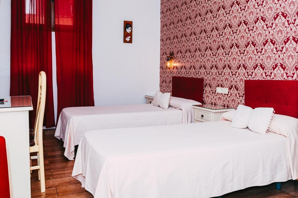 Hostal Mont Royal Bed and Breakfast in Alicante