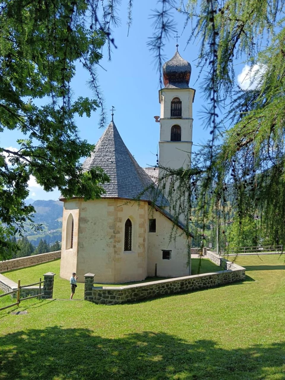 Nearby landmark, Day, Natural landscape, Landmark view