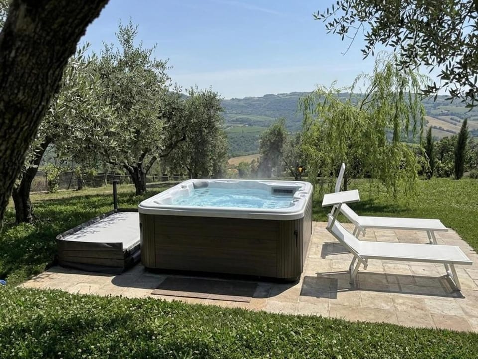 Natural landscape, Hot Tub, sunbed
