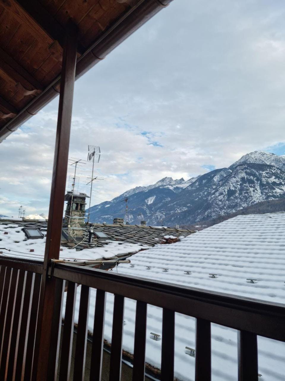 Nearby landmark, Mountain view