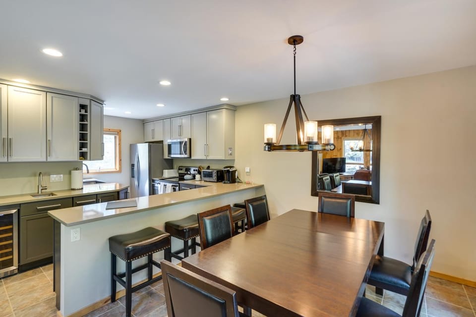 Fantastic 2 family vacation home with EV charger Chalet in Windham
