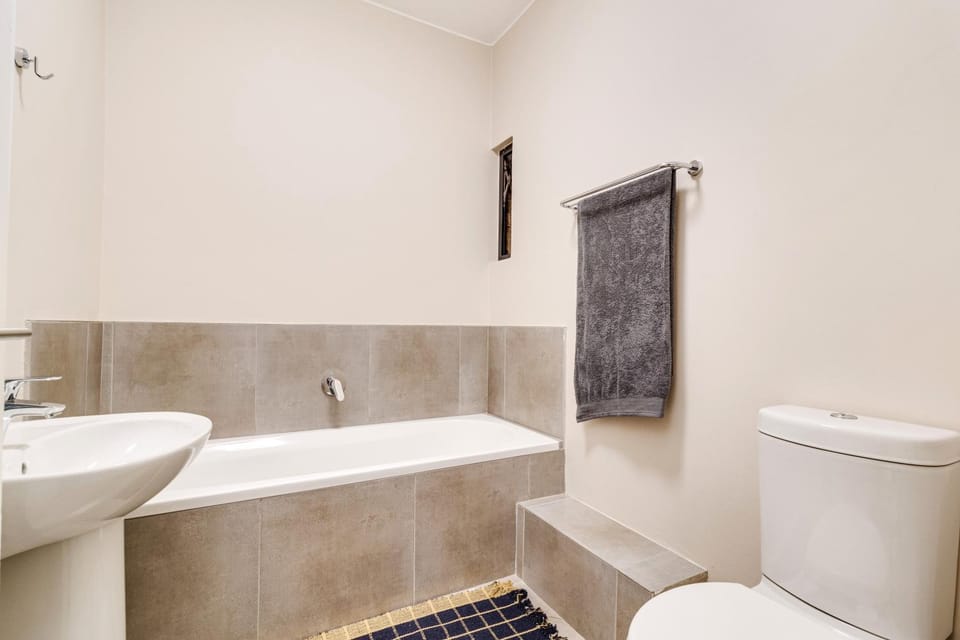 The Lillies Apt Midrand Apartment in Sandton
