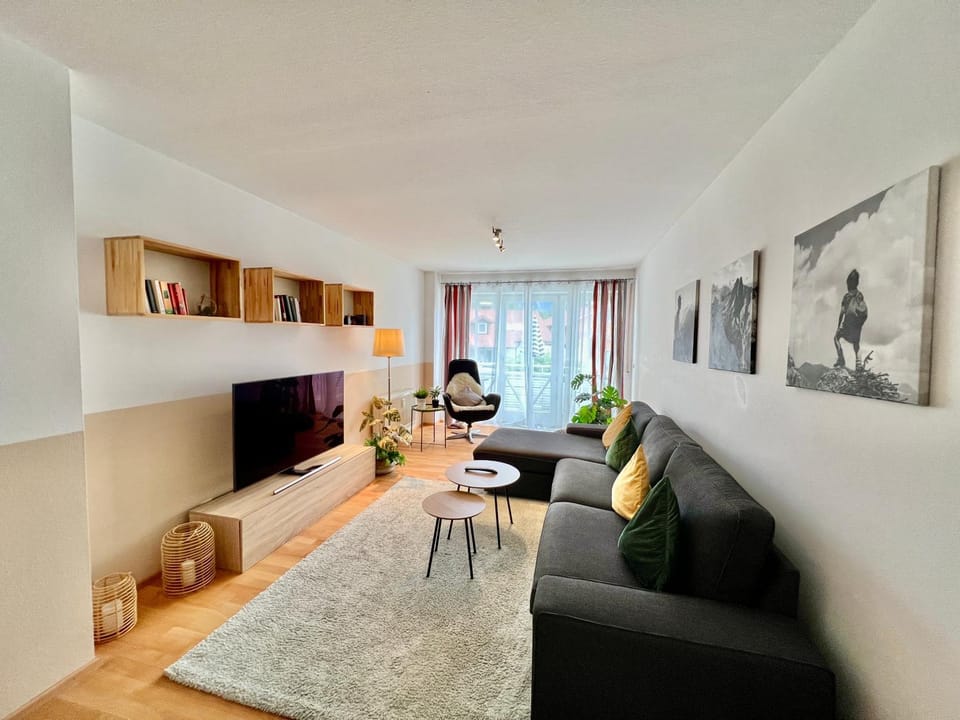 TV and multimedia, Seating area