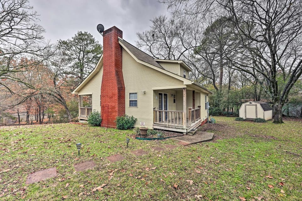 Tranquil Retreat w/ Dock on Lake Hamilton! House in Rockwell