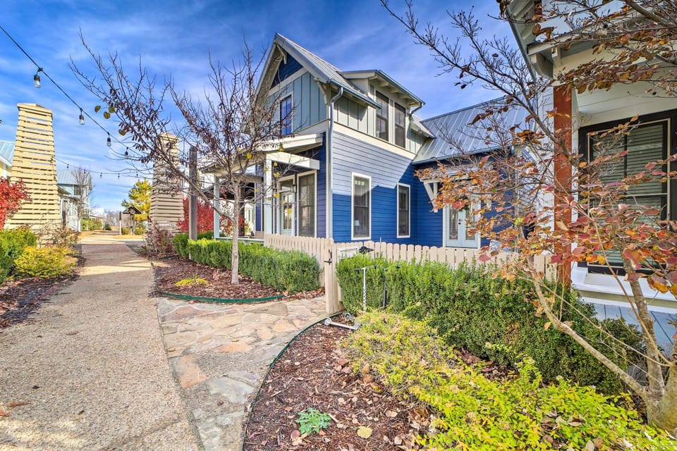 Group Getaway in Carlton Landing Walk Everywhere! House in Carlton Landing
