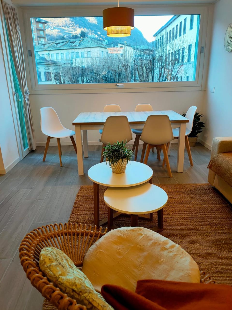 Living room, Seating area, Dining area