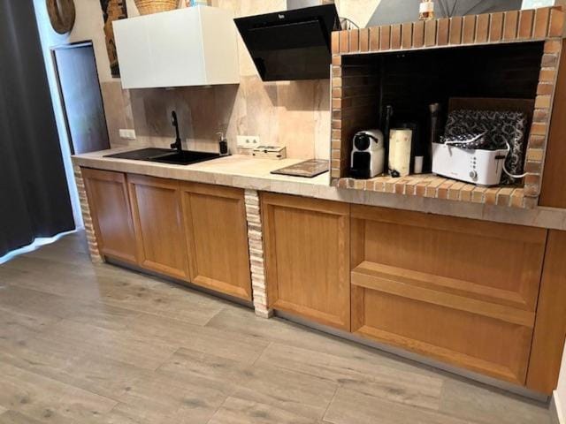 Kitchen or kitchenette
