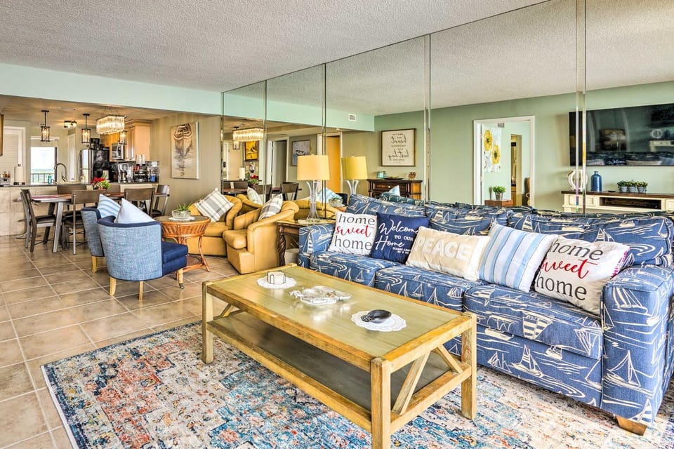 Idyllic PCB Condo w/ Pool Access & Ocean Views! House in Panama City Beach