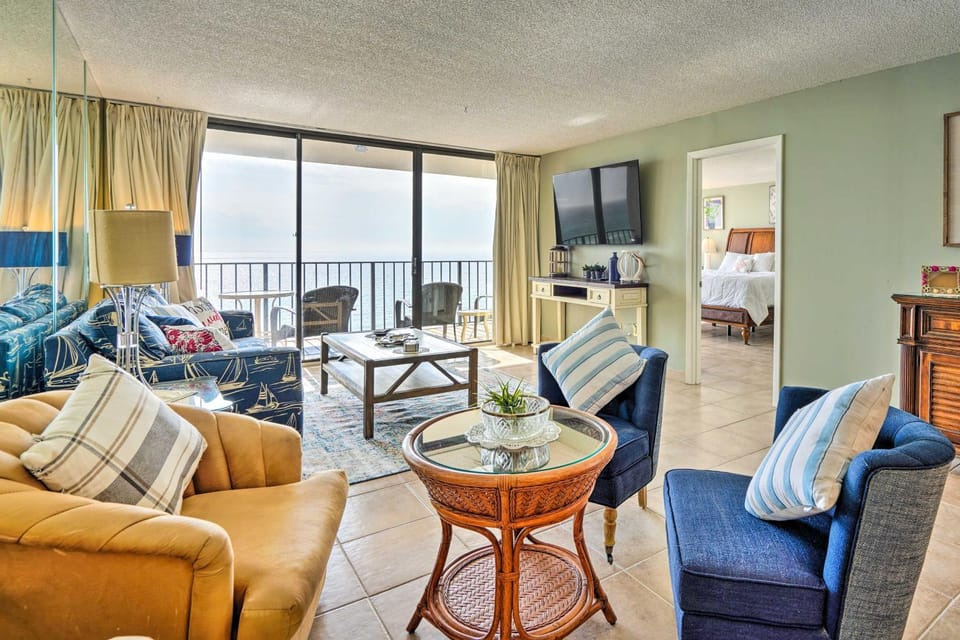 Idyllic PCB Condo w/ Pool Access & Ocean Views! House in Panama City Beach