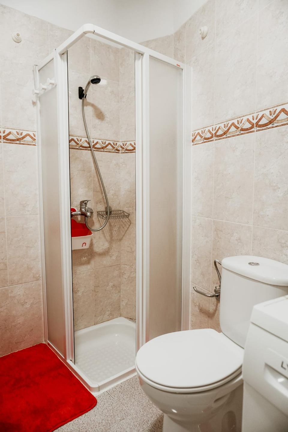 Shower, Toilet