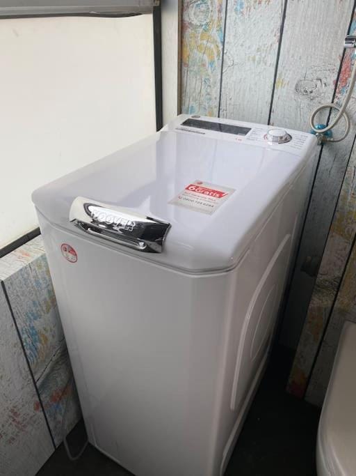 Gleis 2, Waggon mit Ofen, optional mit Whirlpool und Sauna House in Rhineland-Palatinate