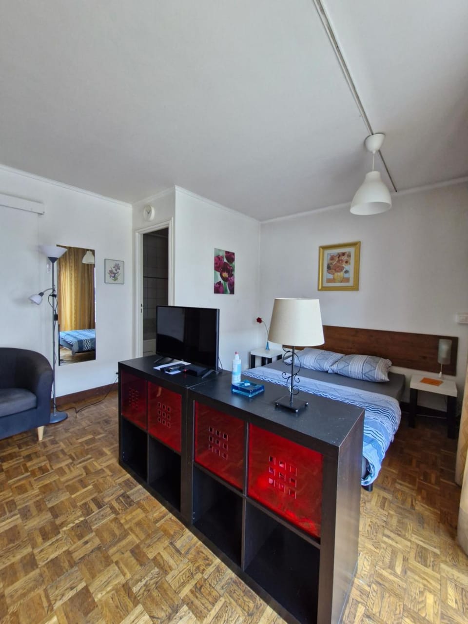 Vaste studio 10 min ORLY 20 min Paris by RER B Apartment in Massy