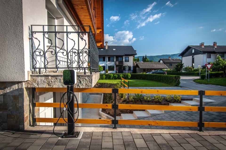 Property building, Day, Natural landscape, Balcony/Terrace