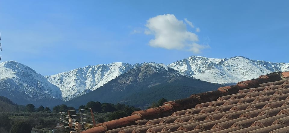 View (from property/room), Landmark view, Landmark view, Mountain view, Mountain view