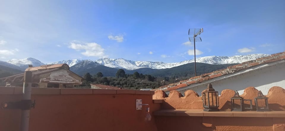 Balcony/Terrace, Mountain view
