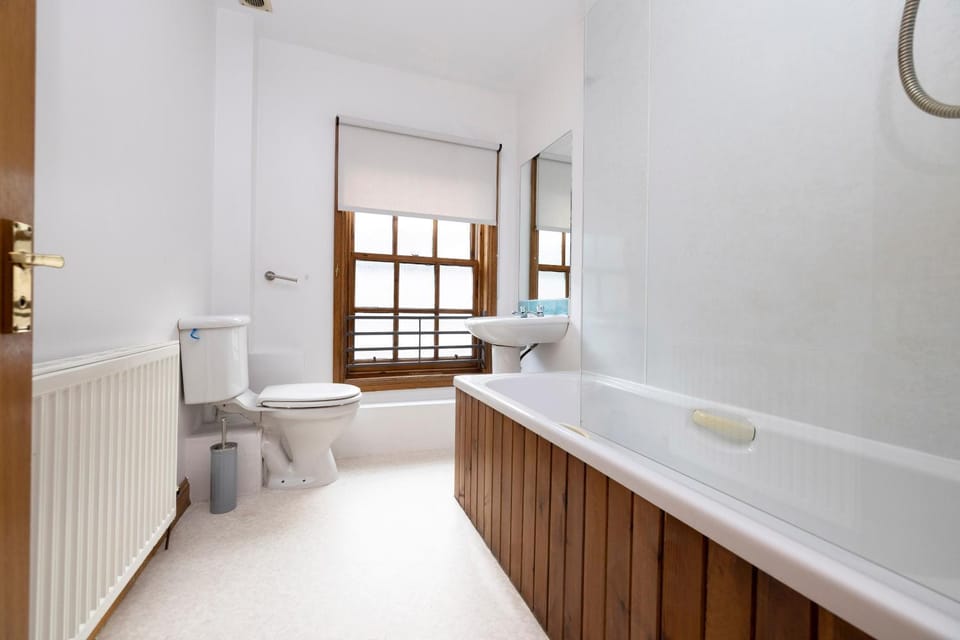 Toilet, Bathroom, Bath, towels