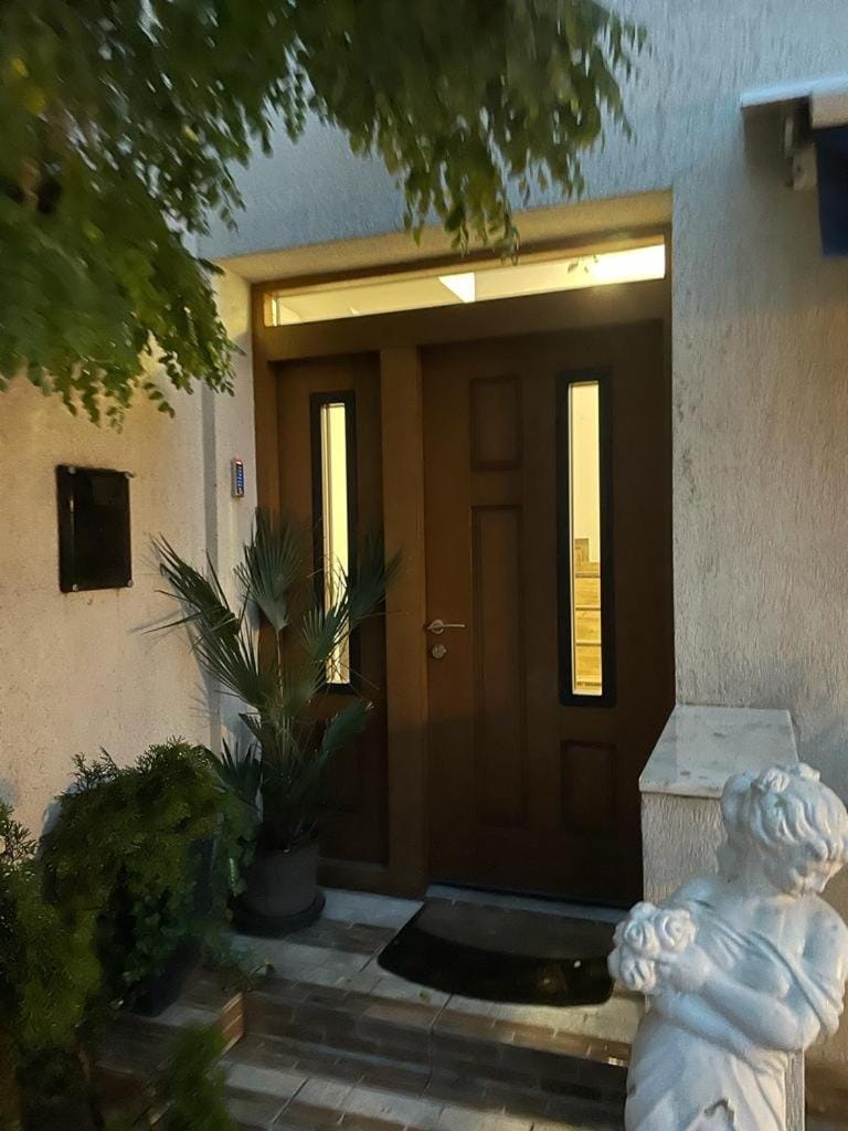 Property building, Facade/entrance