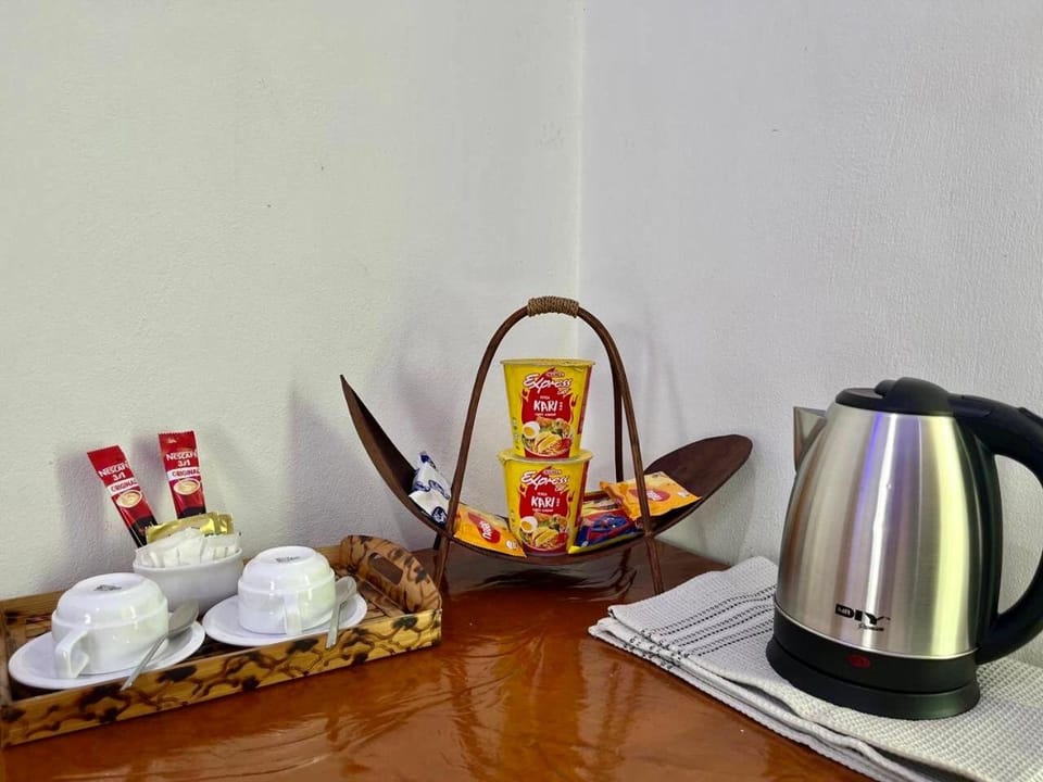 Restaurant/places to eat, Coffee/tea facilities