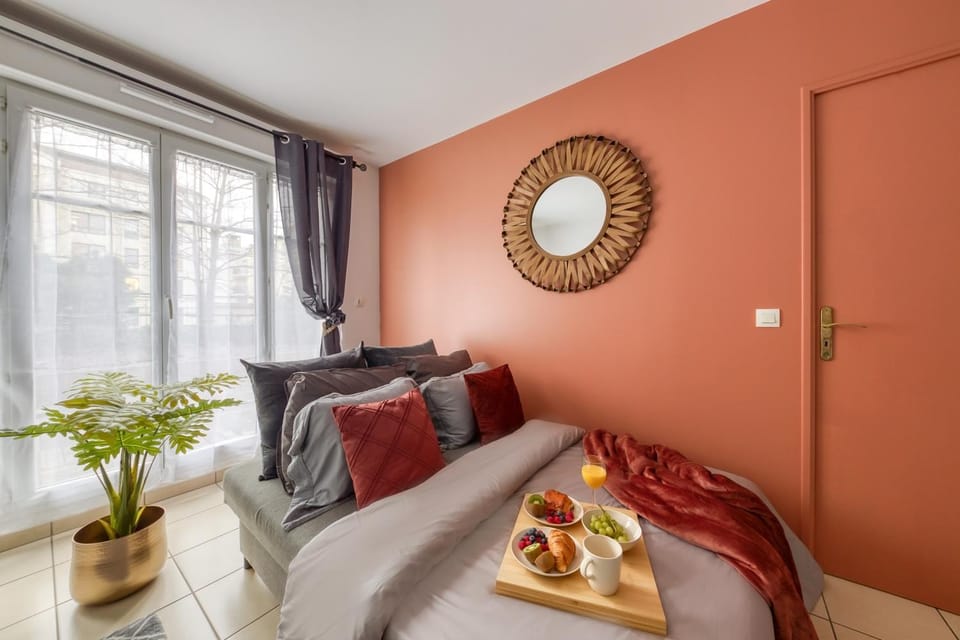 Bed, Living room, Seating area