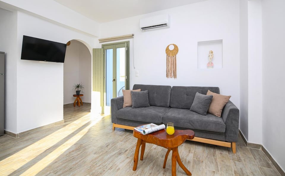 TV and multimedia, Seating area, Dining area, Evening entertainment, Sunset, flat iron, hair dryier, internet, oven, stove, towels