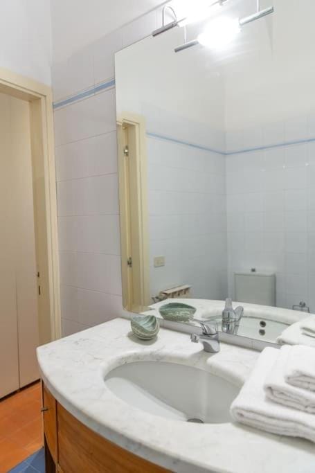 Stile & comfort near P. Signoria Apartment in Florence