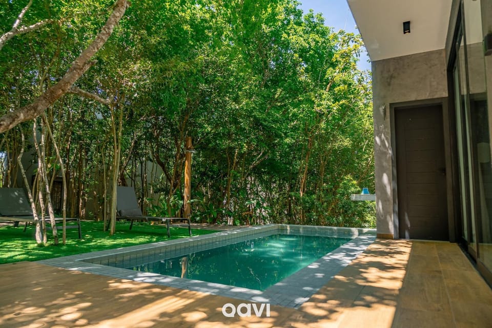 Swimming pool