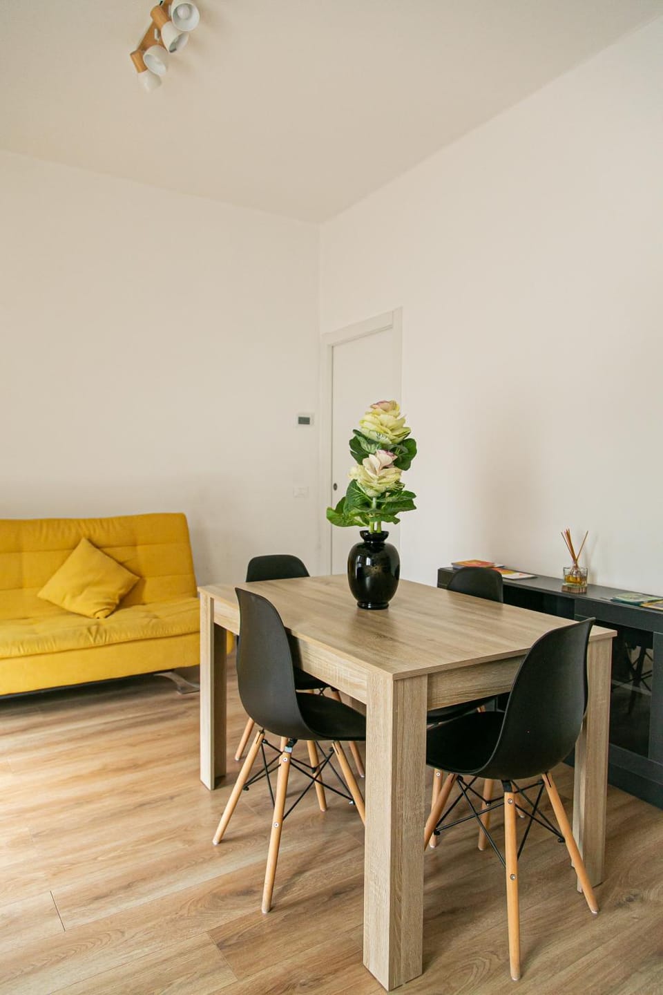 Living room, Dining area