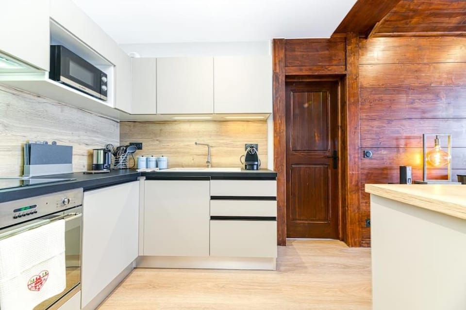 Coffee/tea facilities, Kitchen or kitchenette, dishwasher, minibar, pet friendly, stove