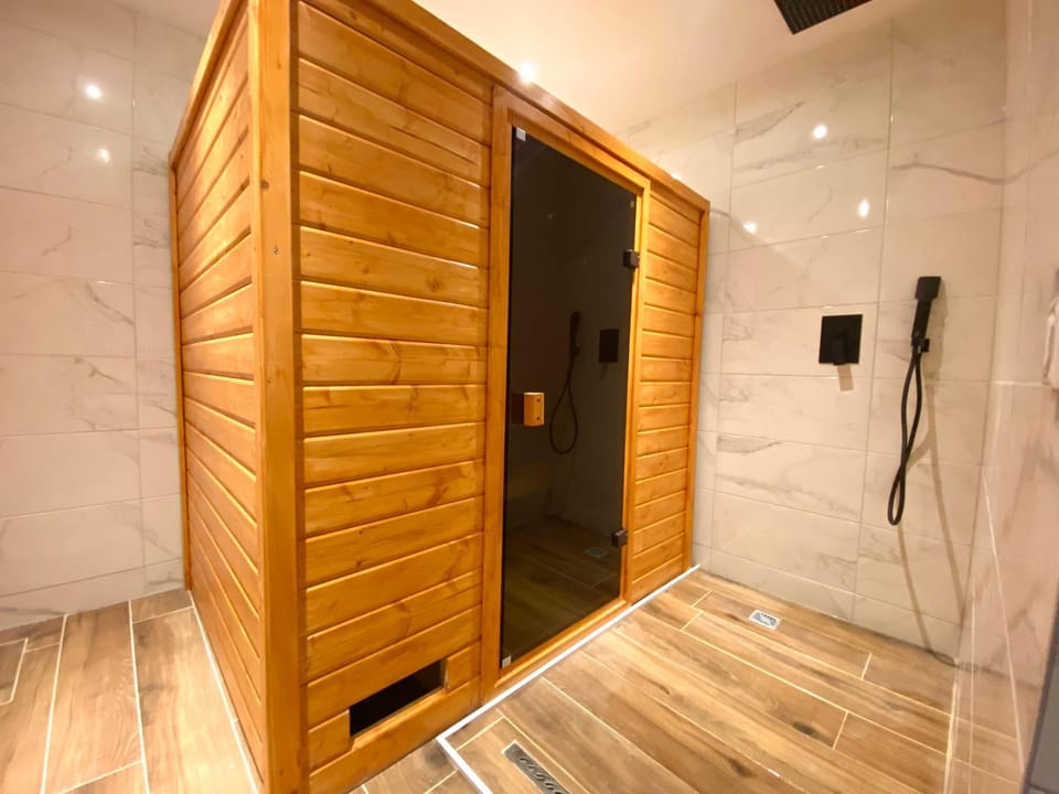 Hot Tub, Spa and wellness centre/facilities